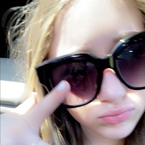 Meet your Posher, Jayde